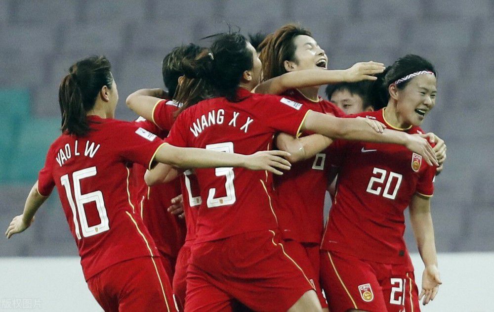 国米最终在小组赛3胜3平，获得欧冠D组第二。